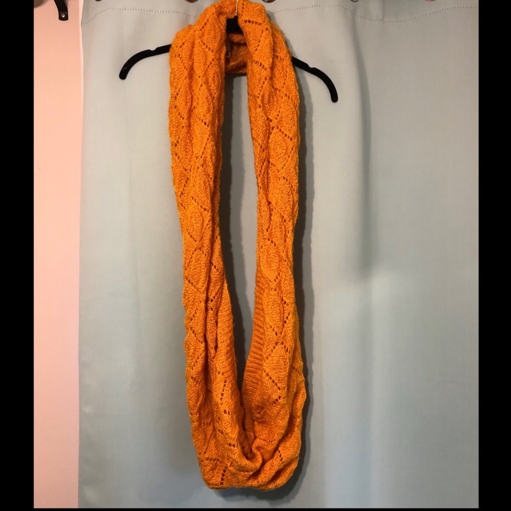 H&M Infiniti Scarf